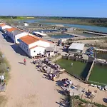 Σπίτι διακοπών Le Renclos, Maison Familiale Avec Piscine Chauffee *