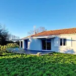 Le Renclos, Maison Familiale Avec Piscine Chauffee Σπίτι διακοπών