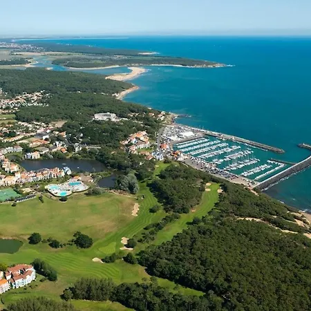 Le Renclos, Maison Familiale Avec Piscine Chauffee Σπίτι διακοπών *