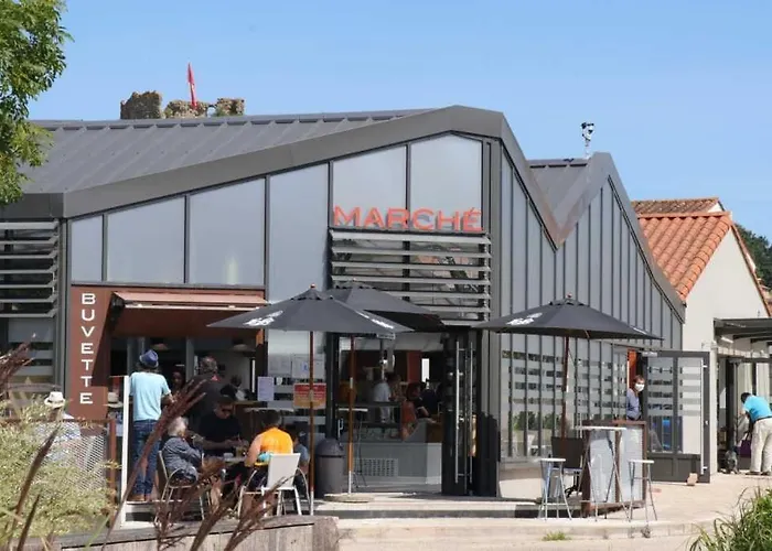 La Maison Du Renclos Maison Familiale, Au Calme Quartier Nature Proche Centre Ville, 8 Personnes, Grand Jardin Clos Avec Piscine Couverte Talmont-Saint-Hilaire